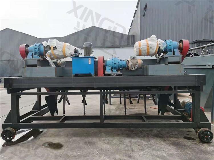 加工牛糞有機(jī)肥液壓槽式翻拋機(jī)